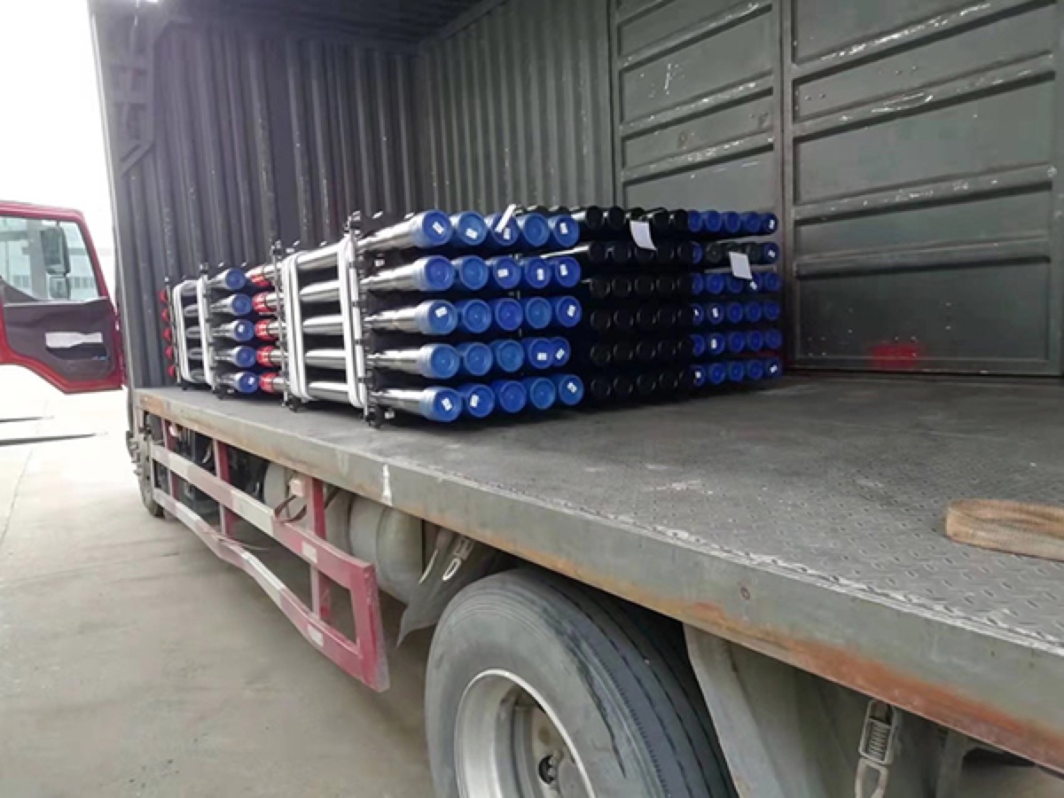 OCTG pipe loading truck