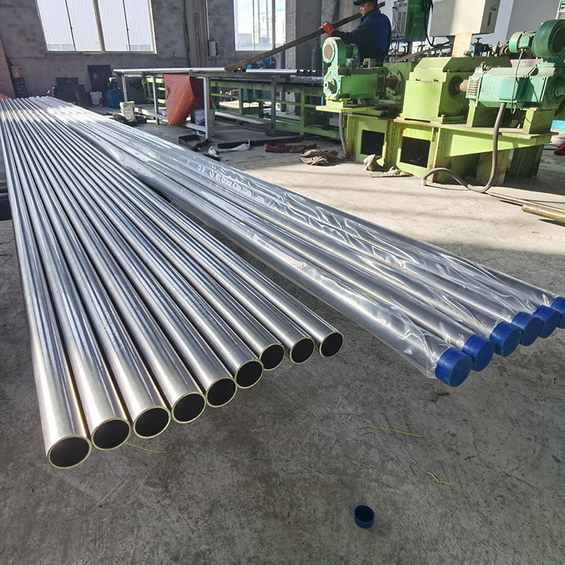 Project stainless pipe stock with protective ends